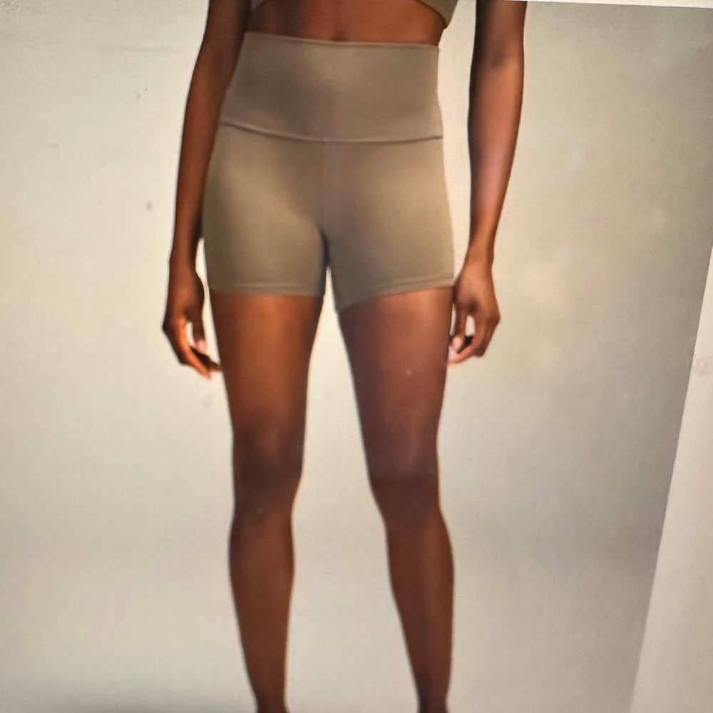 Lululemon align shorts 4” nomad